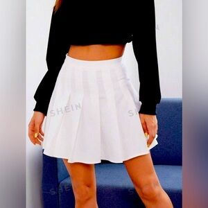 SHEIN EZwear Pleated High Rise Mini Skater Skirt M